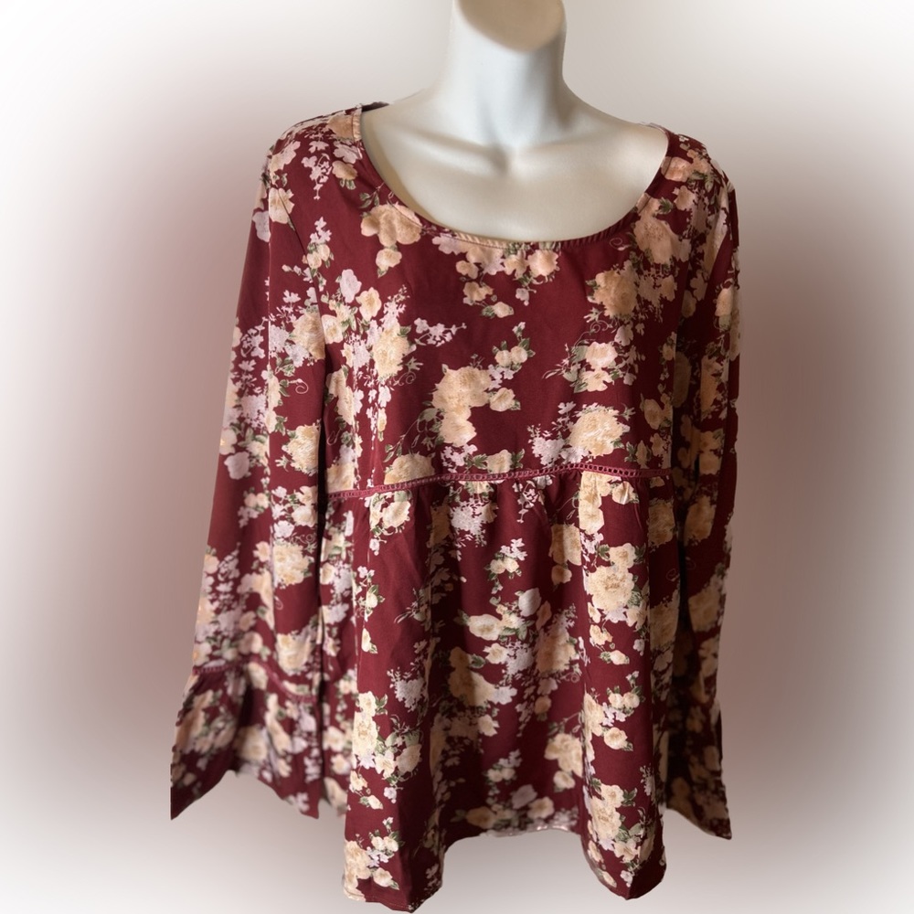 Burgundy flower print top with bell sleeves size XL NWT